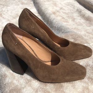 New Halston H women’s suede heels